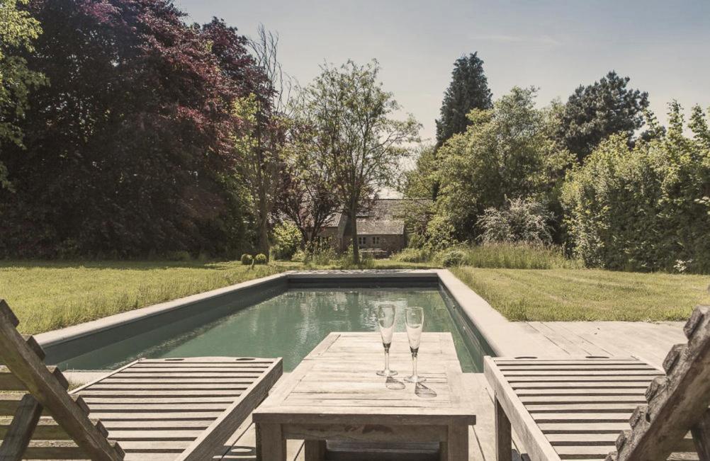 ホテル Domaine Sur Les Sarts Ohey エクステリア 写真